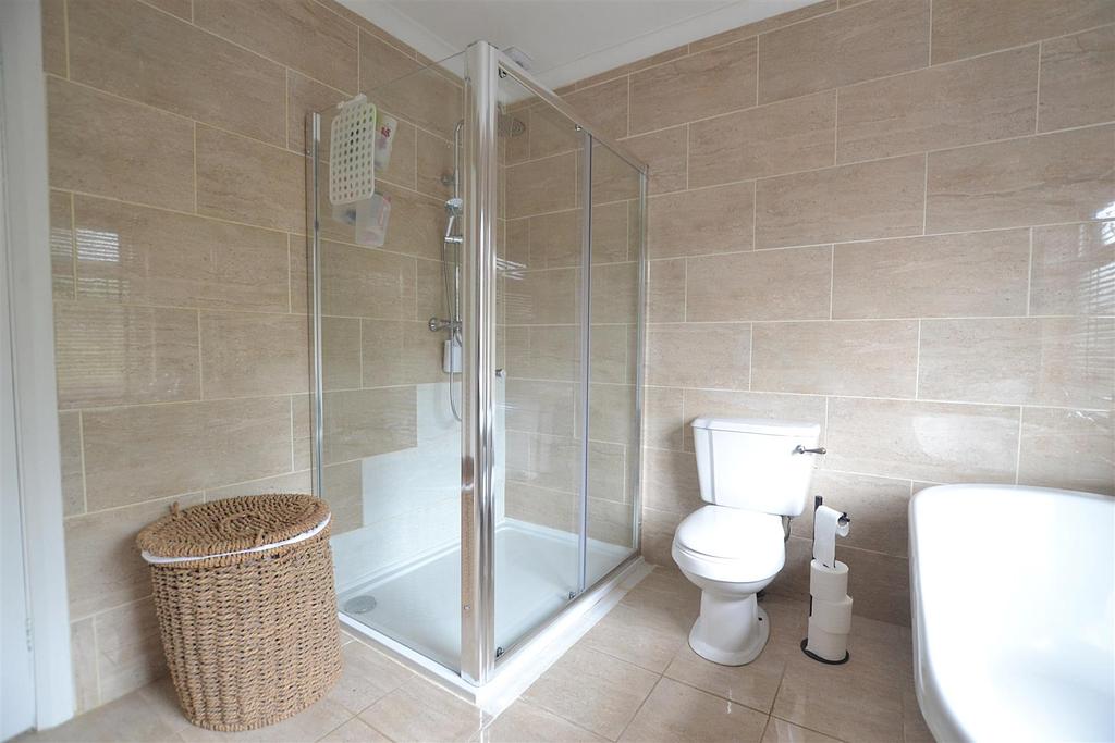 Bathroom..JPG
