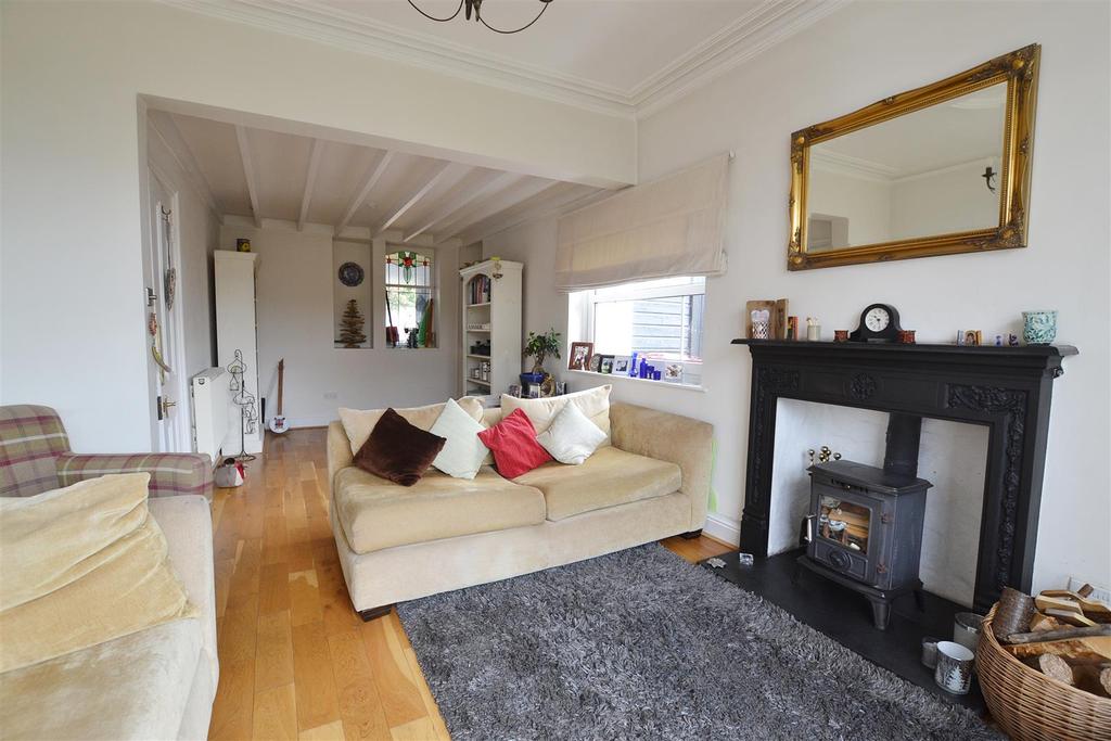 Living room..JPG