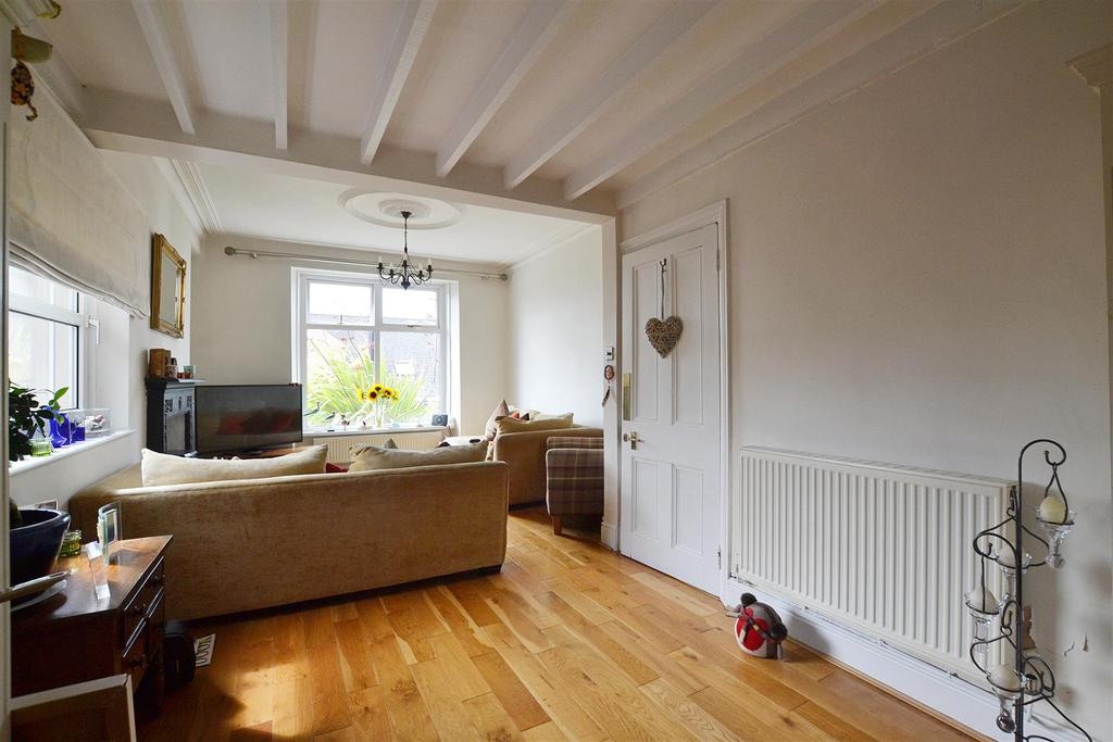 Living room....JPG