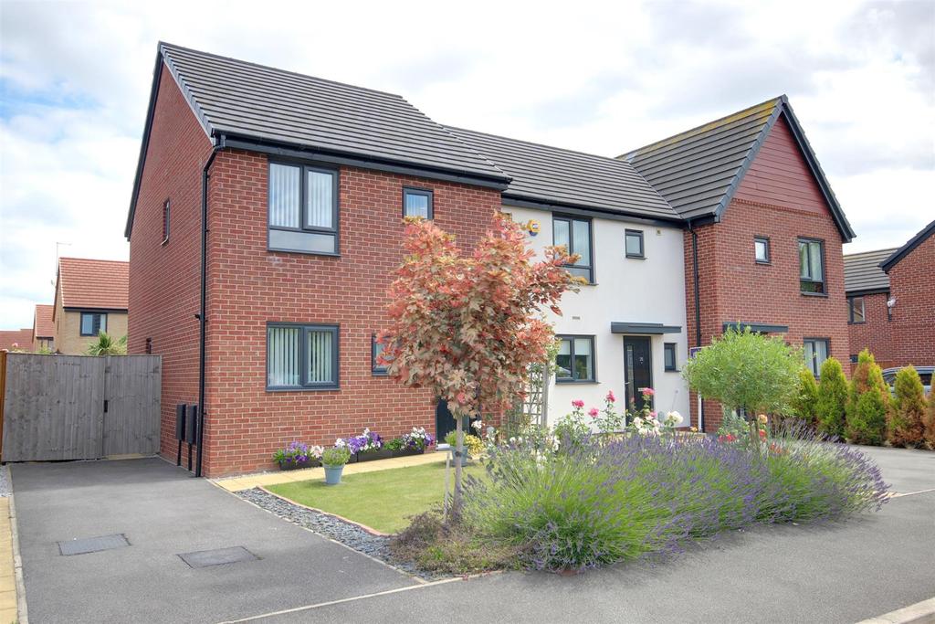 Edensand Road, Hull 3 bed semidetached house £158,000