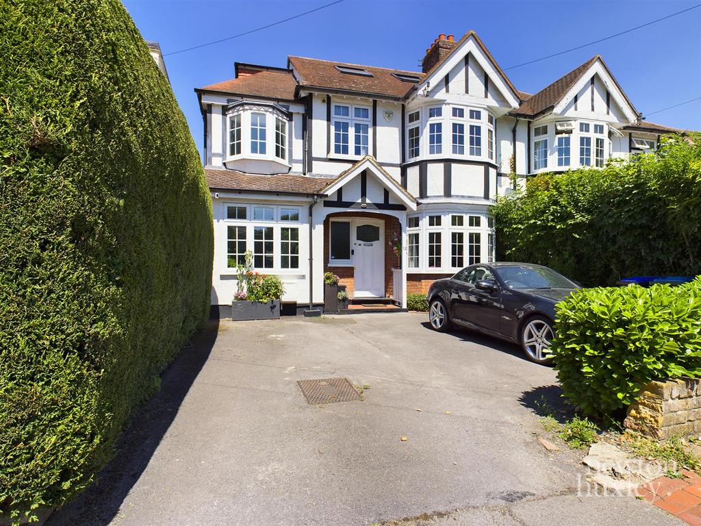 Torrington Road, Claygate 5 bed semidetached house £4,750 pcm (£