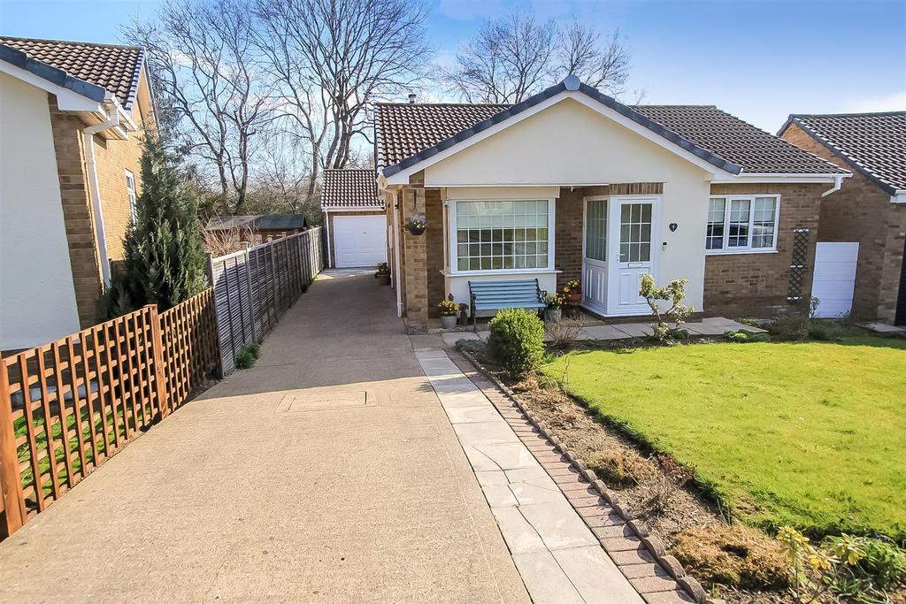 Mulgrave Court, Woodham, Newton Aycliffe 2 bed detached bungalow for