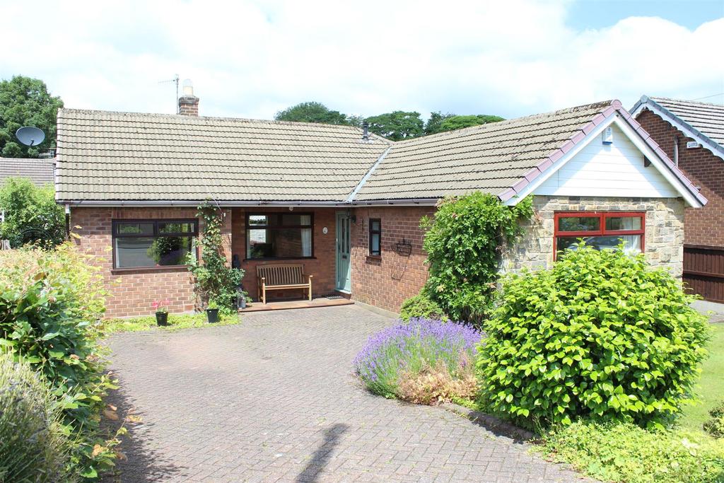 Kingsmoor Road, Glossop 3 bed detached bungalow £410,000