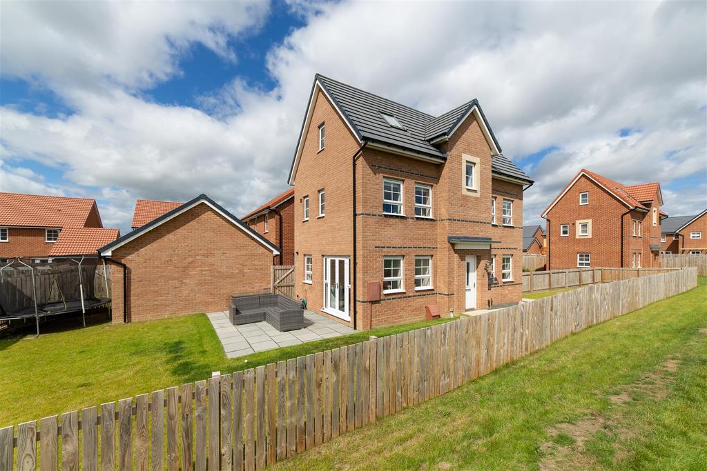 Ascot Drive, North Gosforth, Newcastle Upon Tyne 4 bed detached house