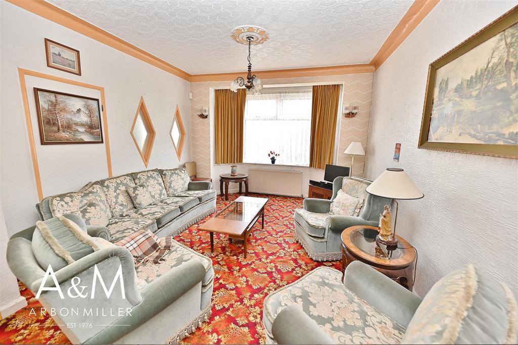 Roll Gardens, Gants Hill 3 bed end of terrace house £650,000