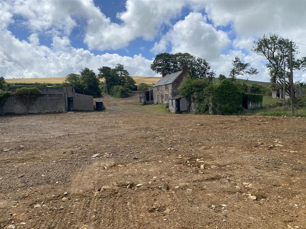 Treffgarne, Haverfordwest 2 bed property with land £350,000