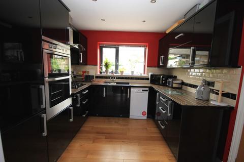 17a Altar Drive, Riddlesden, Keighley, BD20 5ER
