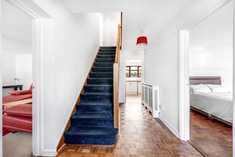 1 Hartshill, Guildford, GU2 8LW
