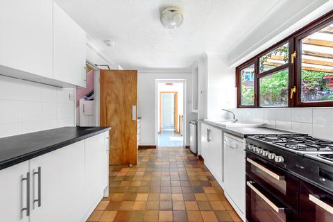 1 Hartshill, Guildford, GU2 8LW