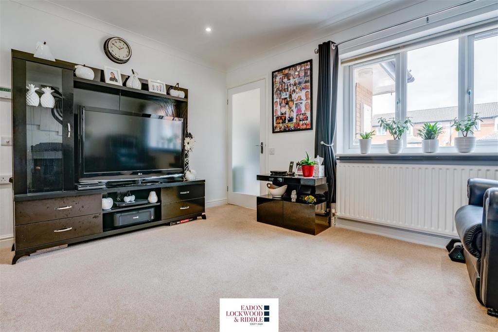 St. Albans Court, Wickersley, Rotherham 2 bed apartment £160,000