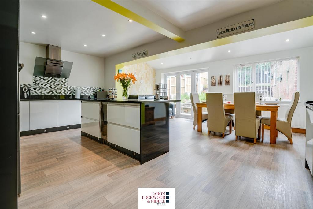 Cavendish Close, Rotherham 4 bed semidetached house £330,000