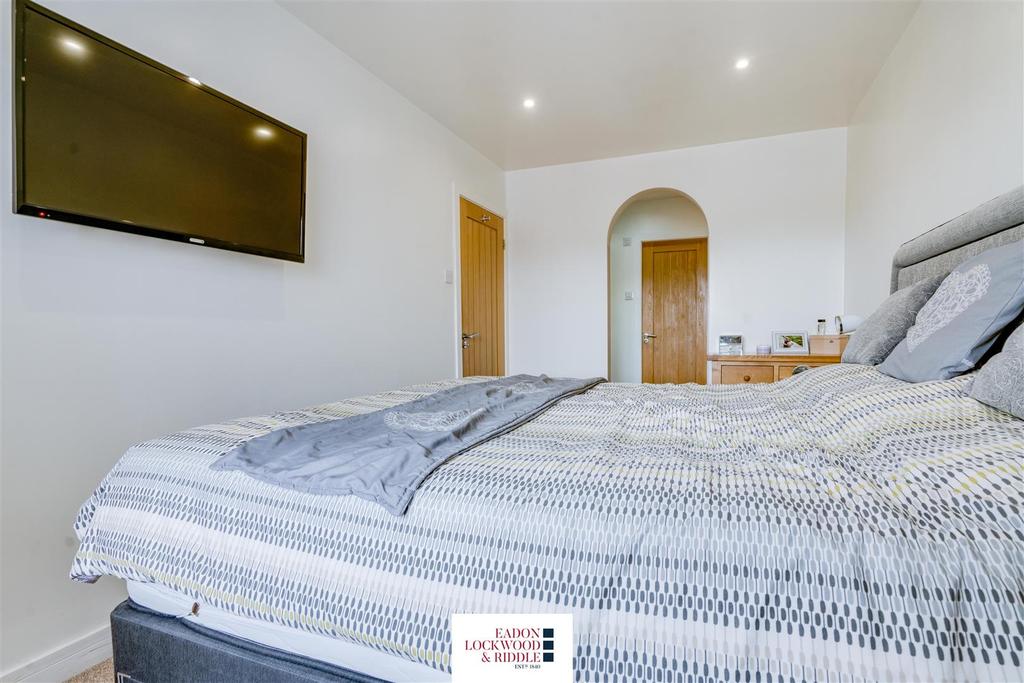 Master Bedroom 2.jpg
