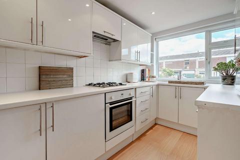 7 Furzefield Close, Chislehurst, BR7 5DE