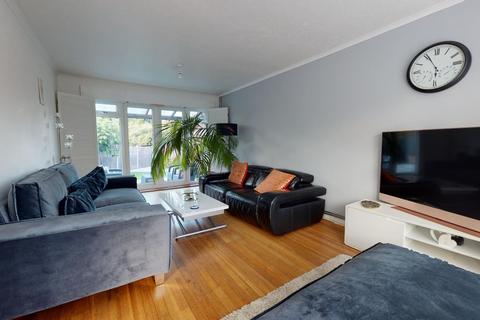 37 Chalky Bank, Gravesend, DA11 7NZ