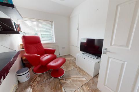 37 Chalky Bank, Gravesend, DA11 7NZ