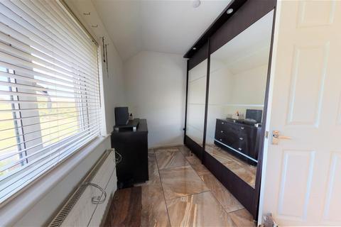 37 Chalky Bank, Gravesend, DA11 7NZ