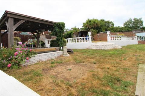 2 Abbey View Drive, Minster On Sea, Sheerness, ME12 2JW