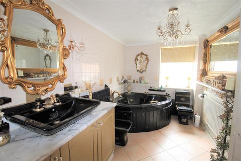 2 Abbey View Drive, Minster On Sea, Sheerness, ME12 2JW