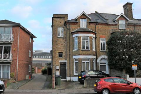 2 bedroom flat to rent - Court Yard, London, SE9 5PR