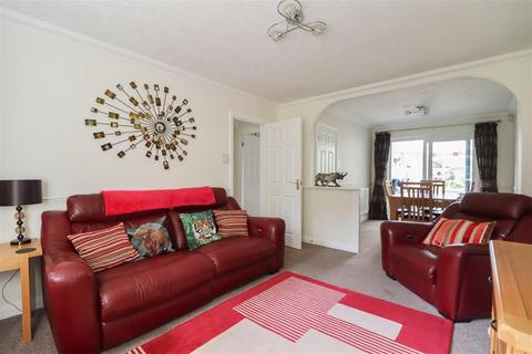 24 Bignor Close, Horsham, RH12 5JQ