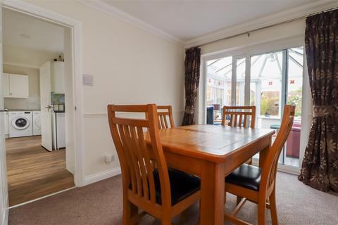 24 Bignor Close, Horsham, RH12 5JQ