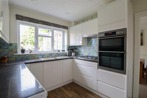 24 Bignor Close, Horsham, RH12 5JQ