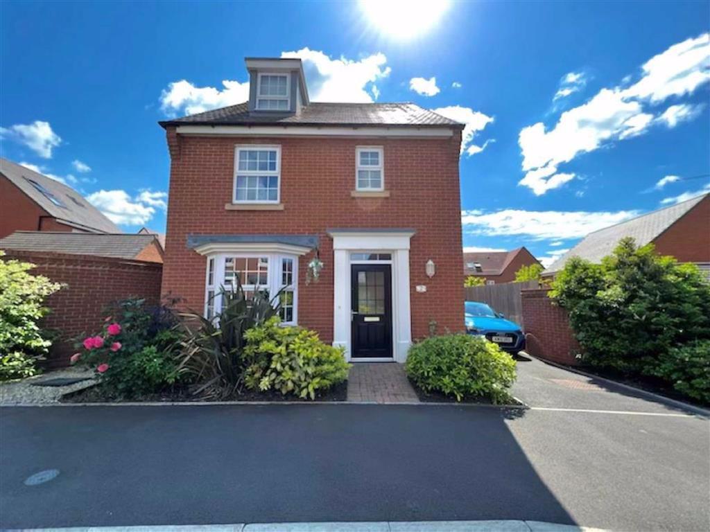 Badger Crescent, Whitchurch, SY13 4 bed detached house £345,000