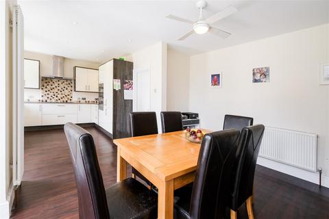 83 Heathcote Grove, London, E4 6SB