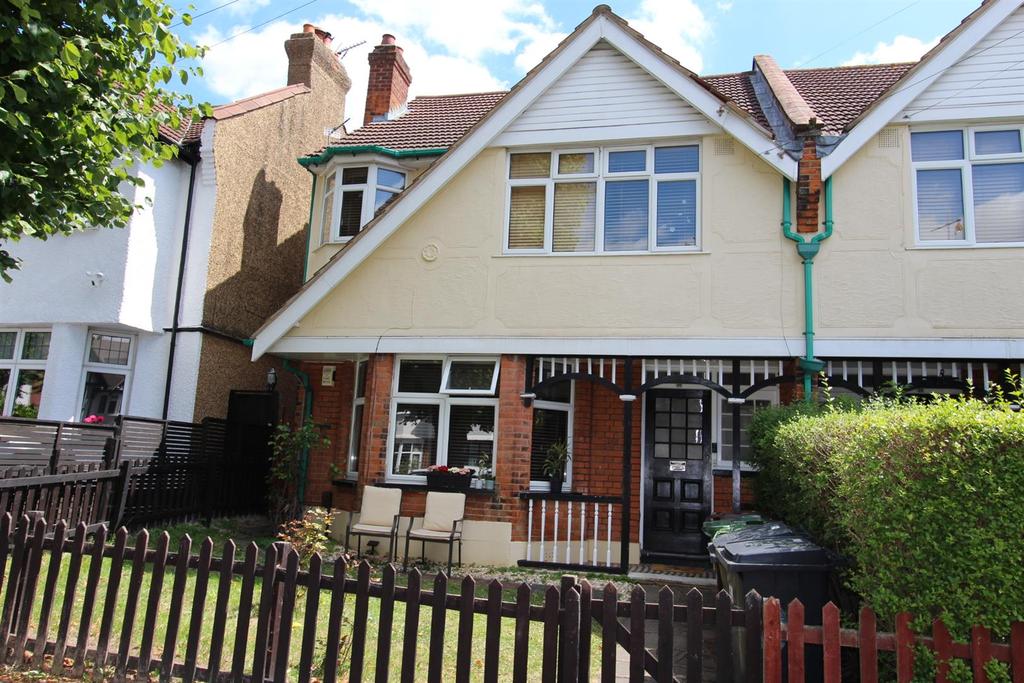 Douglas Road, Chingford 2 bed flat for sale £425,000