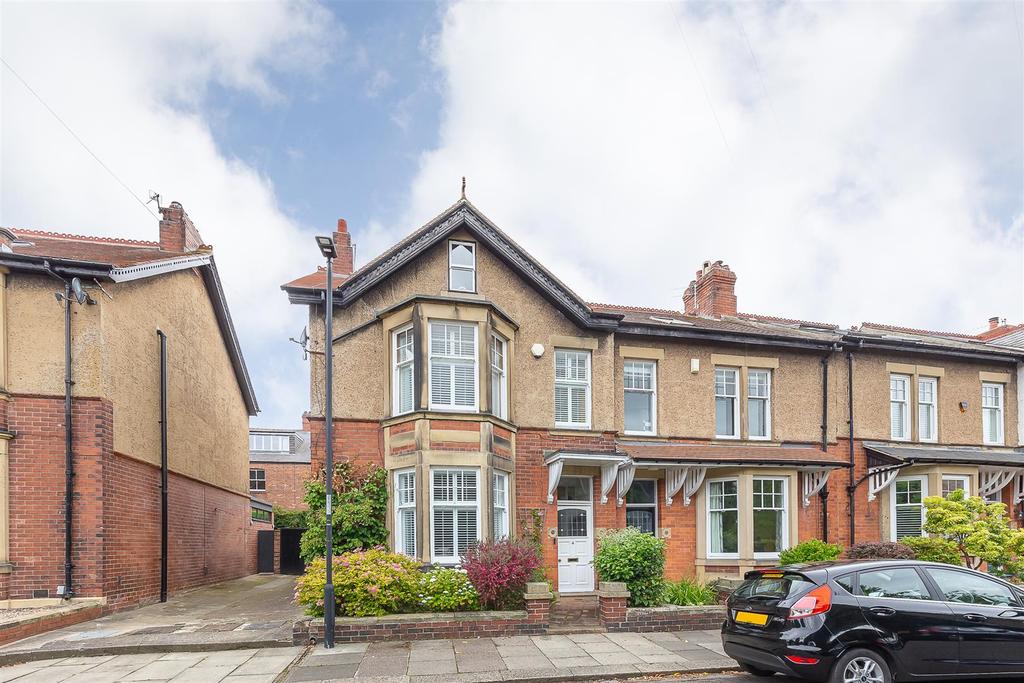 Roseworth Crescent, Gosforth... 5 bed end of terrace house £595,000