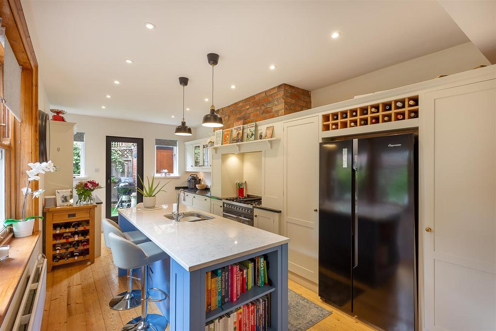 Roseworth Crescent, Gosforth... 5 bed end of terrace house £595,000