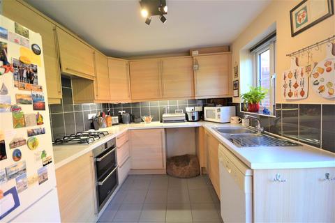29 Harrolds Close, Dursley, GL11 4FD