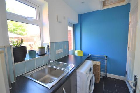 29 Harrolds Close, Dursley, GL11 4FD