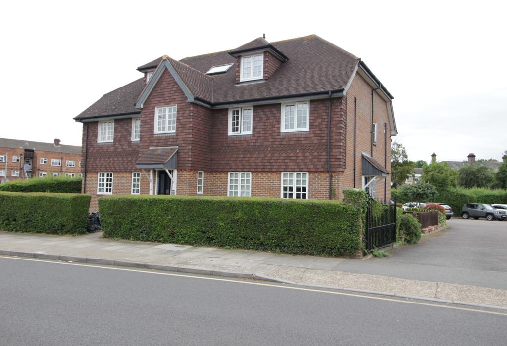 Road, Bexley 2 bed apartment £1,400 pcm (£323 pw)
