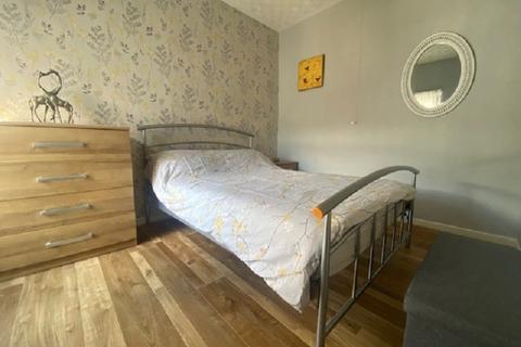32 Lyons Place, Resolven, Neath, SA11 4ND