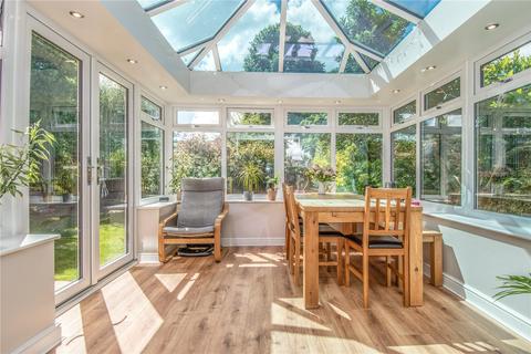 8 Aspens Way, Bromsgrove, B61 0UW