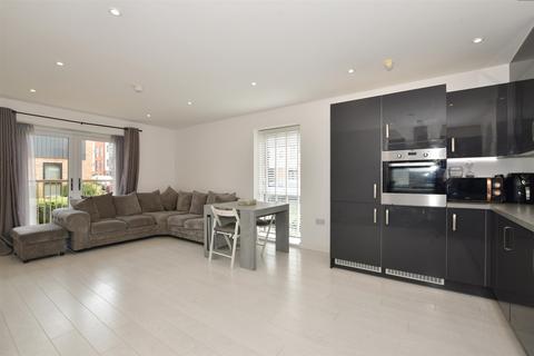 1 Maverick Drive, South Ockendon, RM15 5FY