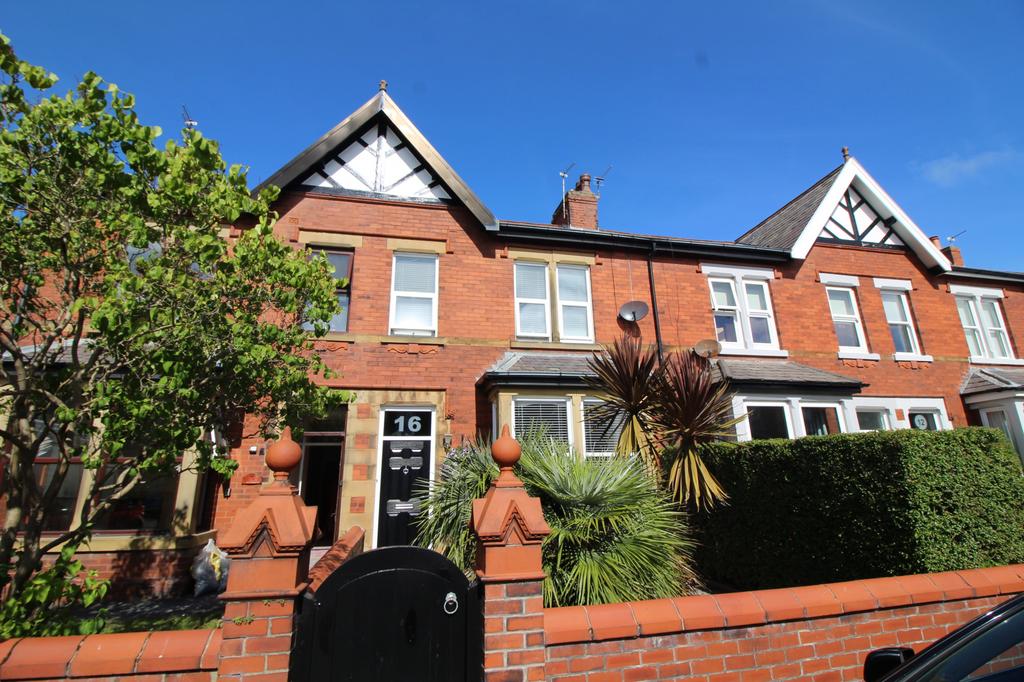 Kensington Road, Lytham St. Annes, FY8 3 bed terraced house for sale