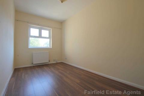 2 bedroom flat to rent, Oxhey Road, Oxhey