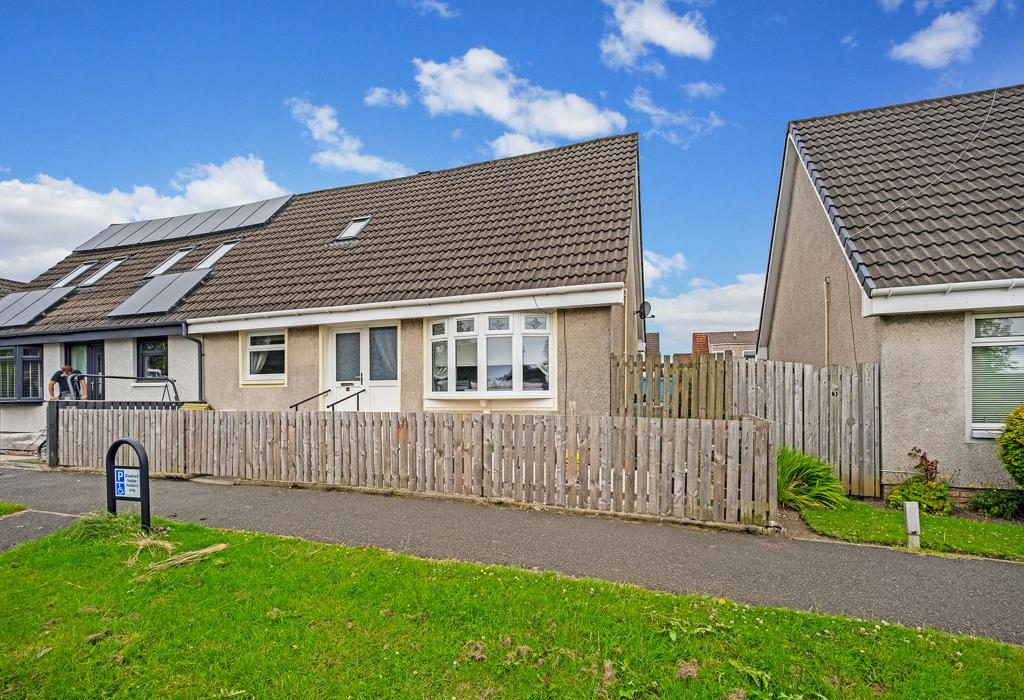 Branchalfield Drive, Wishaw, Lanarkshire 3 bed semidetached house £