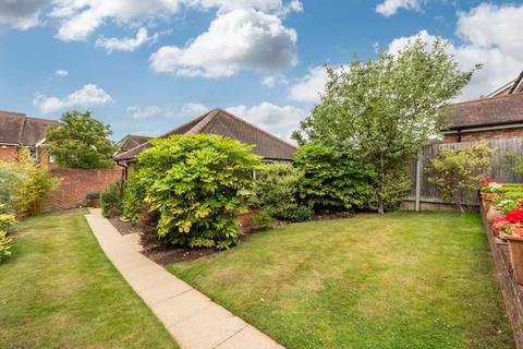 4 bedroom detached house for sale, Lyngarth Close Bookham