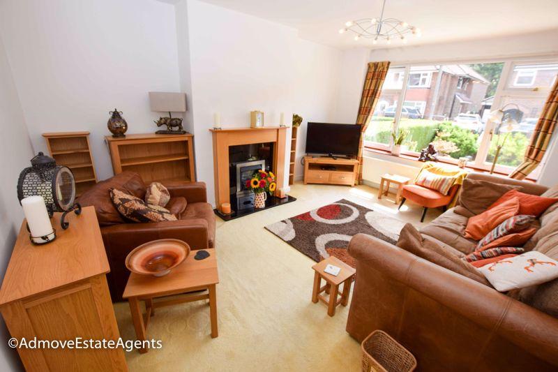 Dorrington Road, Sale, M33 3 bed semidetached house £1,500 pcm (£346 pw)
