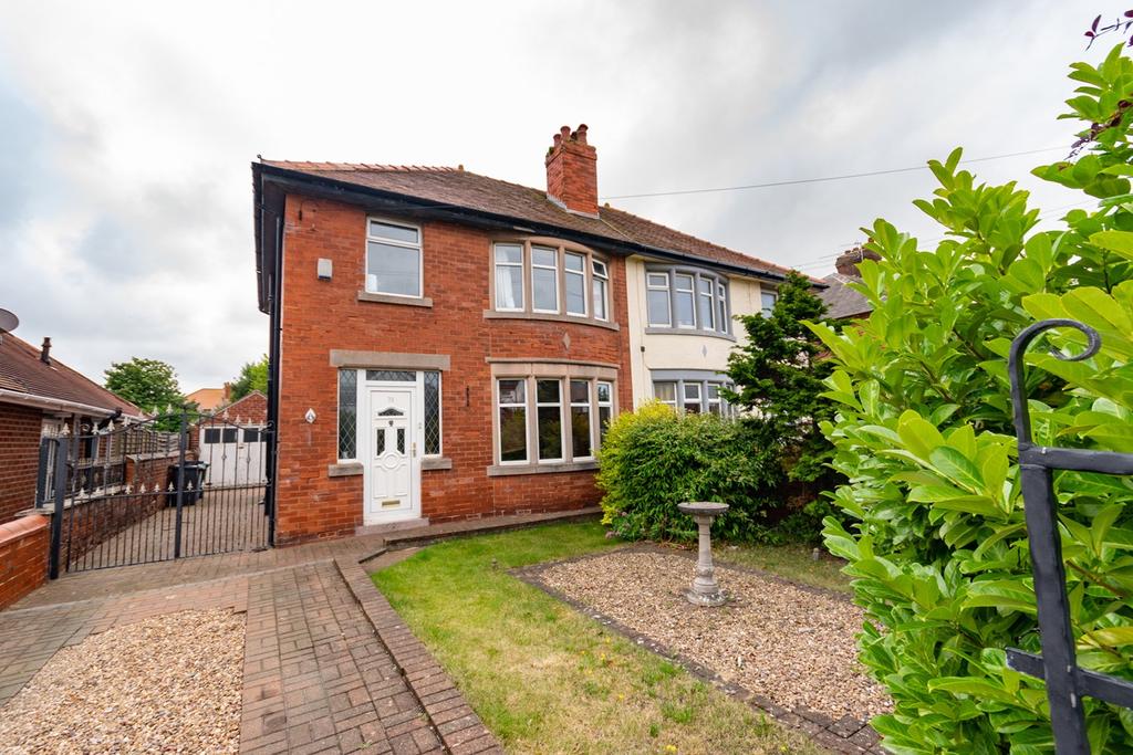 St Leonards Road East, Lytham St Annes, FY8 3 bed semidetached house
