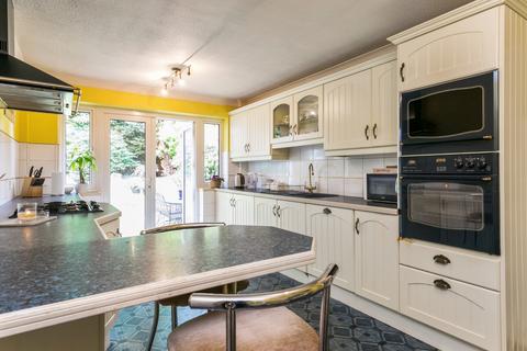 6 Norton Park, Ascot, SL5 9BW