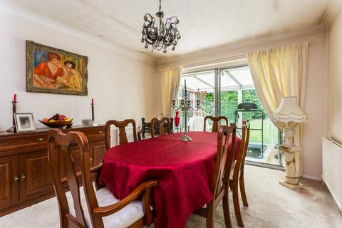 6 Norton Park, Ascot, SL5 9BW