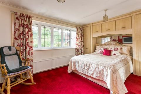6 Norton Park, Ascot, SL5 9BW