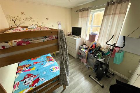 1 bedroom flat for sale - Bellingham Court, Barking