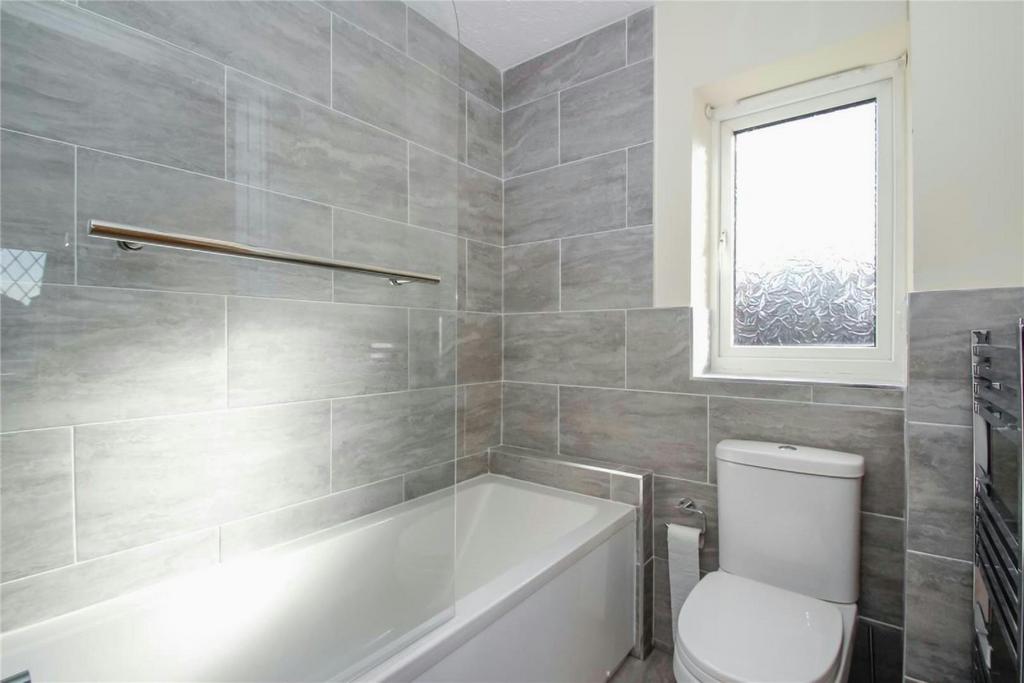 Bedroom 1 En-Suite 2