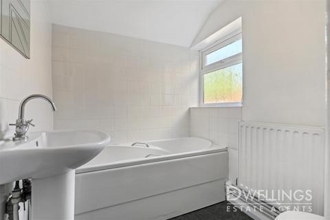 9 Woods Lane, Burton-on-trent, DE15 9EE