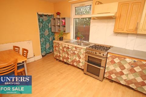 25 Upper Green, Bradford, BD7 4EZ